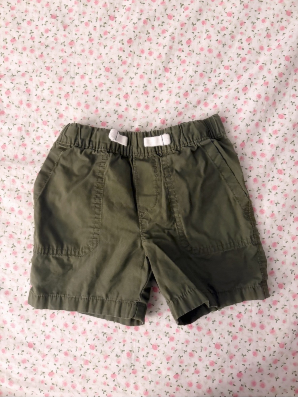 boys toddler shorts lot size 3t - 8 pieces (cargo & soft lounge shorts)
